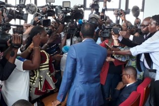 Kinshasa : Après une courte interruption, le vote du gouverneur reprend
